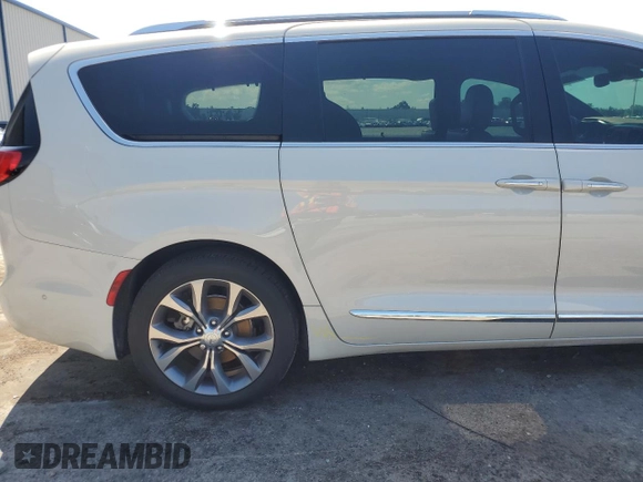 2020 Chrysler Pacifica Limited with VIN 2C4RC1GG8LR116368, listed as a Copart auction lot 61399525 with 78,896 mi miles and Non repairable. Bid and sale history available at DreamBid. Image 13.