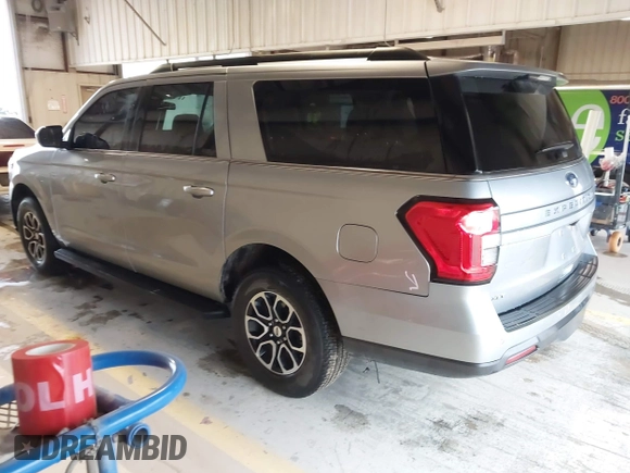 2024 Ford Expedition Max XLT with VIN 1FMJK1J88REA58426, listed as a IAAI auction lot 42381012 with 4,989 mi miles and . Bid and sale history available at DreamBid. Image 3.