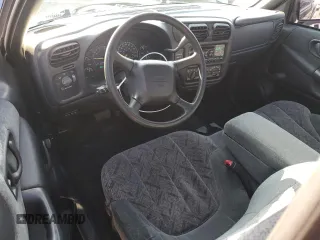 2000 GMC Sonoma with VIN 1GTCS1441Y8189474, listed as a Copart auction lot 89372125 with 97,133 mi miles and Salvage Title. Bid and sale history available at carsss.com. Image 8.