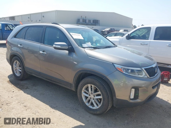 2015 Kia Sorento LX with VIN 5XYKT4A66FG625788, listed as a IAAI auction lot 41692243 with 131,182 mi miles. Bid and sale history available at carsss.com. Image 1.