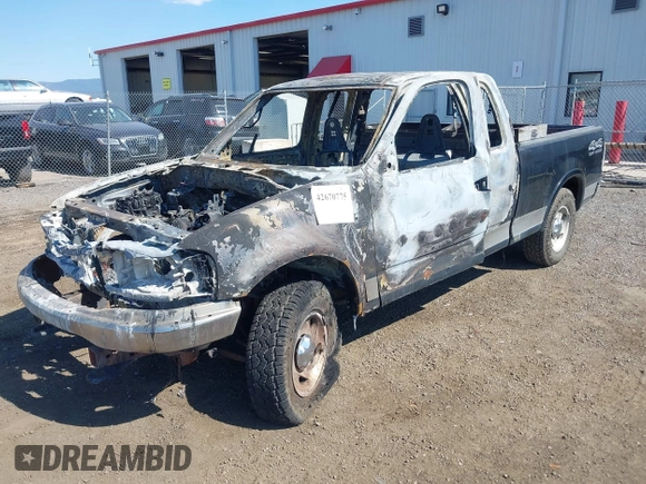 1999 Ford F-150 XL z VIN 1FTRX18L5XNB80564, wystawiony jako IAAI lot #42670775 z przebiegiem Nie podano mil oraz . Historia ofert i sprzedaży dostępna na DreamBid. Obrazek 2.