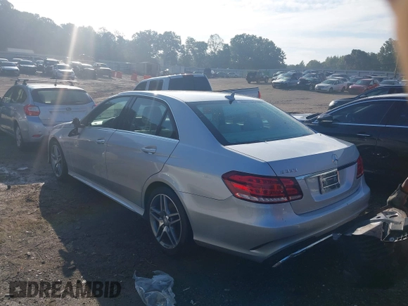 2014 Mercedes-Benz E-Class E 350 Sport with VIN WDDHF5KB5EB071435, listed as a IAAI auction lot 40458844 with 102,629 mi miles. Bid and sale history available at carsss.com. Image 3.