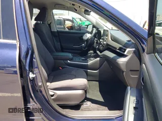 2022 Toyota Highlander LE with VIN 5TDZZRAH2NS550598, listed as a IAAI auction lot 42317212 with 42,102 mi miles and . Bid and sale history available at DreamBid. Image 5.