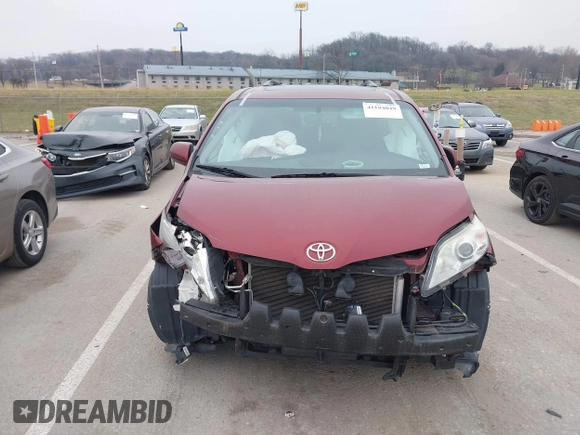 2017 Toyota Sienna XLE Auto Access Seat with VIN 5TDYZ3DC6HS820641, listed as a IAAI auction lot 41184049 with 118,607 mi miles and . Bid and sale history available at DreamBid. Image 13.