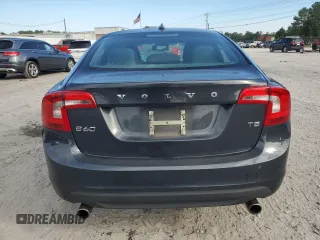 2013 Volvo S60 T5 Premier with VIN YV1612FS8D2232393, listed as a Copart auction lot 70496974 with 132,930 mi miles and Clean Title. Bid and sale history available at carsss.com. Image 6.
