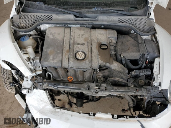 2013 Volkswagen Beetle 2.5L with VIN 3VW5P7AT2DM811768, listed as a Copart auction lot 55799135 with 60,505 mi miles and Salvage Title. Bid and sale history available at DreamBid. Image 11.