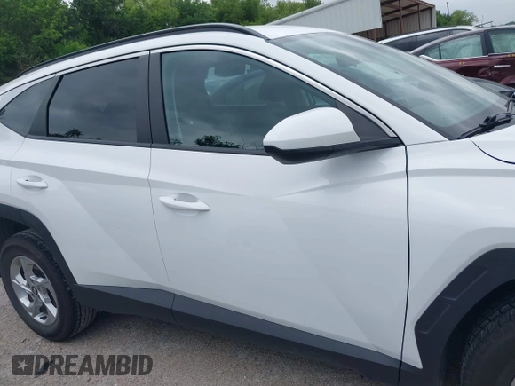 2024 Hyundai Tucson SEL with VIN 5NMJBCDE1RH295953, listed as a IAAI auction lot 42140368 with 39,024 mi miles. Bid and sale history available at carsss.com. Image 13.