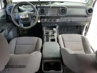 2021 Toyota Tacoma SR z VIN 3TMCZ5AN0MM411900, wystawiony jako Copart lot #58072365 z przebiegiem Nie podano mil oraz Nie do naprawy • Non repairable. Historia ofert i sprzedaży dostępna na DreamBid. Obrazek 8.