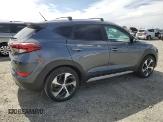 2017 Hyundai Tucson Value z VIN KM8J33A28HU390391, wystawiony jako Copart lot #56764455 z przebiegiem 110 616 mil mil oraz Czysty tytuł • Clean title. Historia ofert i sprzedaży dostępna na DreamBid. Obrazek 3.