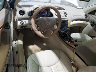 2004 Mercedes-Benz SL 500 z VIN WDBSK75F84F068234, wystawiony jako Copart lot #56860035 z przebiegiem Nie podano mil oraz Czysty tytuł • Clean title. Historia ofert i sprzedaży dostępna na DreamBid. Obrazek 8.