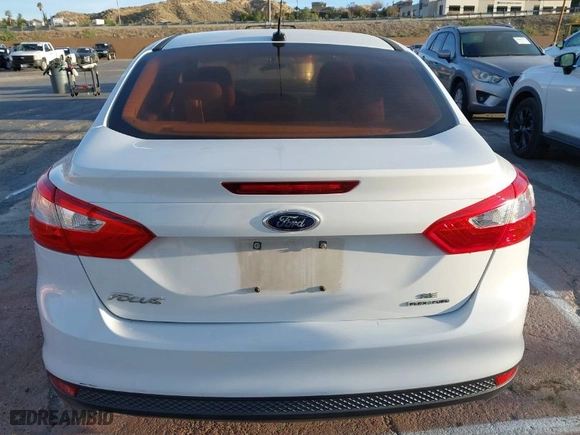2014 Ford Focus SE with VIN 1FADP3F28EL455827, listed as a IAAI auction lot 41658258 with 1 mi miles. Bid and sale history available at carsss.com. Image 15.