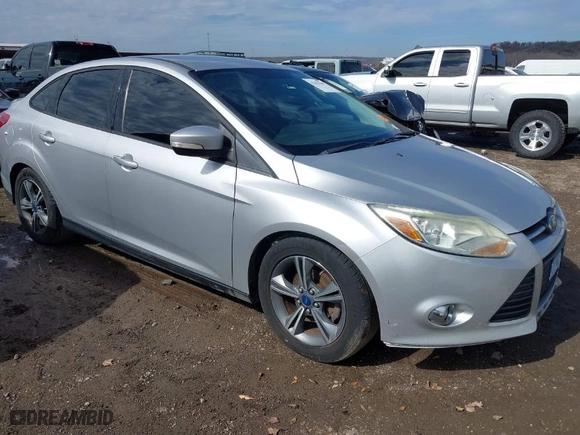 2014 Ford Focus SE with VIN 1FADP3F21EL110316, listed as a IAAI auction lot 41653269 with 187,220 mi miles. Bid and sale history available at carsss.com. Image 1.