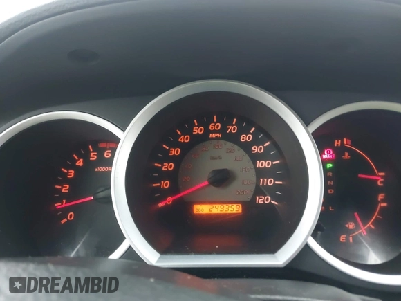 2005 Toyota Tacoma z VIN 5TEUU42N75Z051864, wystawiony jako IAAI lot #42357533 z przebiegiem 249 359 mil mil oraz . Historia ofert i sprzedaży dostępna na DreamBid. Obrazek 7.