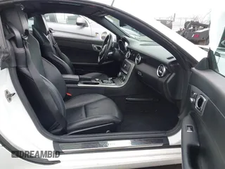 2020 Mercedes-Benz SLC 300 с VIN W1KPK3JA7LF170171, выставлен на аукционе IAAI как лот 42119425 с пробегом 2 408 миль миль и . История ставок и продаж доступна на DreamBid. Изображение 5.