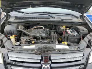 2008 Dodge Grand Caravan SE z VIN 2D8HN44H08R796201, wystawiony jako Copart lot #56981925 z przebiegiem 268 007 mil mil oraz Czysty tytuł • Clean title. Historia ofert i sprzedaży dostępna na DreamBid. Obrazek 12.