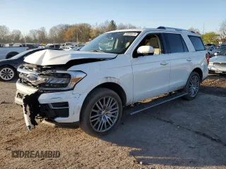 2022 Ford Expedition Limited z VIN 1FMJU2AT0NEA31719, wystawiony jako Copart lot #53566575 z przebiegiem 41 753 mil mil oraz Szkody całkowita. Historia ofert i sprzedaży dostępna na DreamBid. Obrazek 1.