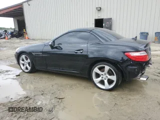 2012 Mercedes-Benz SLK 350 z VIN WDDPK5HA9CF008205, wystawiony jako Copart lot #55739275 z przebiegiem 157 538 mil mil oraz Szkody całkowita. Historia ofert i sprzedaży dostępna na DreamBid. Obrazek 2.