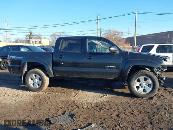 2015 Toyota Tacoma with VIN 3TMLU4EN4FM190968, listed as a IAAI auction lot 41749985 with 152,668 mi miles and . Bid and sale history available at DreamBid. Image 13.