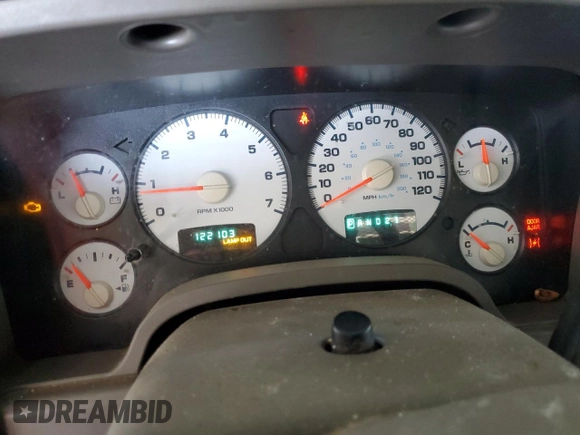 2005 Dodge 2500 ST z VIN 3D7KS26D15G806379, wystawiony jako Copart lot #60137585 z przebiegiem 122 103 mil mil oraz Czysty tytuł • Clean title. Historia ofert i sprzedaży dostępna na DreamBid. Obrazek 9.