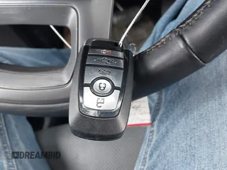 2022 Ford F-150 Lightning Pro с VIN 1FT6W1EV2NWG01661, выставлен на аукционе IAAI как лот 41785750 с пробегом 21 156 миль миль и . История ставок и продаж доступна на DreamBid. Изображение 11.