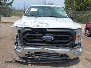 2022 Ford F-150 XL z VIN 1FTEX1EB8NKF26762, wystawiony jako IAAI lot #42217335 z przebiegiem 40 226 mil mil oraz . Historia ofert i sprzedaży dostępna na DreamBid. Obrazek 6.