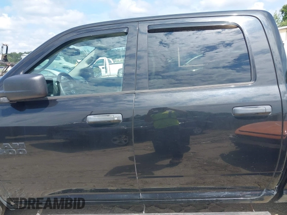 2015 Ram 1500 Express z VIN 3C6RR6KT3FG687249, wystawiony jako IAAI lot #42253945 z przebiegiem 162 166 mil mil oraz . Historia ofert i sprzedaży dostępna na DreamBid. Obrazek 14.