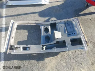 2005 Chevrolet Silverado 1500 LS with VIN 2GCEC19V051307942, listed as a IAAI auction lot 41818870 with 148,053 mi miles. Bid and sale history available at carsss.com. Image 12.