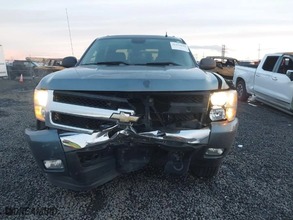 2011 Chevrolet Silverado 1500 LT with VIN 3GCPKSE30BG158652, listed as a IAAI auction lot 41179642 with 127,892 mi miles. Bid and sale history available at carsss.com. Image 12.