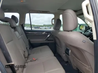 2022 Lexus GX 460 Premium z VIN JTJAM7BX9N5326947, wystawiony jako Copart lot #55848945 z przebiegiem 27 524 mil mil oraz Szkody całkowita. Historia ofert i sprzedaży dostępna na DreamBid. Obrazek 11.