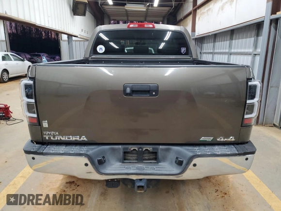 2010 Toyota Tundra Limited z VIN 5TFHW5F16AX119890, wystawiony jako Copart lot #88932465 z przebiegiem 312 300 mil mil oraz Czysty tytuł • Clean title. Historia ofert i sprzedaży dostępna na DreamBid. Obrazek 6.