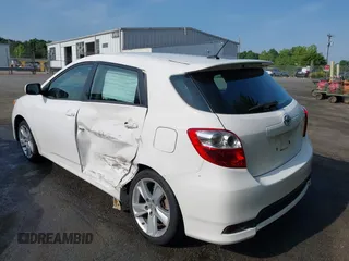 2013 Toyota Matrix S z VIN 2T1KE4EEXDC050213, wystawiony jako IAAI lot #42142649 z przebiegiem 170 980 mil mil oraz . Historia ofert i sprzedaży dostępna na DreamBid. Obrazek 3.