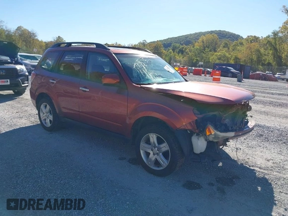 2010 Subaru Forester 2.5X Premium with VIN JF2SH6CCXAH801405, listed as a IAAI auction lot 40491255 with 176,582 mi miles. Bid and sale history available at carsss.com. Image 1.