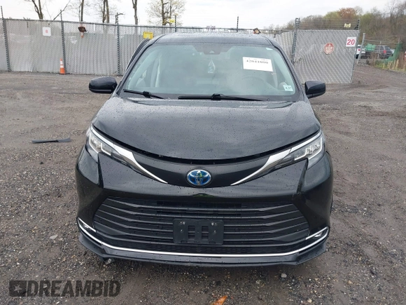 2022 Toyota Sienna XLE with VIN 5TDYRKEC3NS111265, listed as a IAAI auction lot 42041080 with 114,667 mi miles and . Bid and sale history available at DreamBid. Image 12.