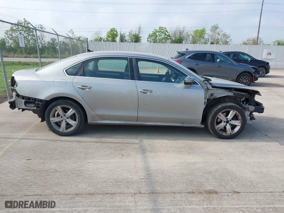 2013 Volkswagen Passat SE with VIN 1VWBP7A38DC086021, listed as a IAAI auction lot 41912361 with 215,843 mi miles. Bid and sale history available at carsss.com. Image 13.