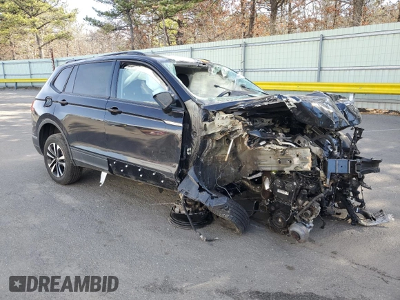 2022 Volkswagen Tiguan S z VIN 3VV0B7AX1NM071101, wystawiony jako Copart lot #52790005 z przebiegiem Nie podano mil oraz Szkody całkowita. Historia ofert i sprzedaży dostępna na DreamBid. Obrazek 4.