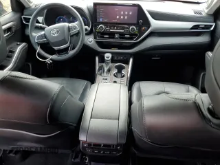 2023 Toyota Highlander L with VIN 5TDKDRBH3PS000635, listed as a Copart auction lot 61023505 with 47,348 mi miles and Salvage title. Bid and sale history available at DreamBid. Image 8.