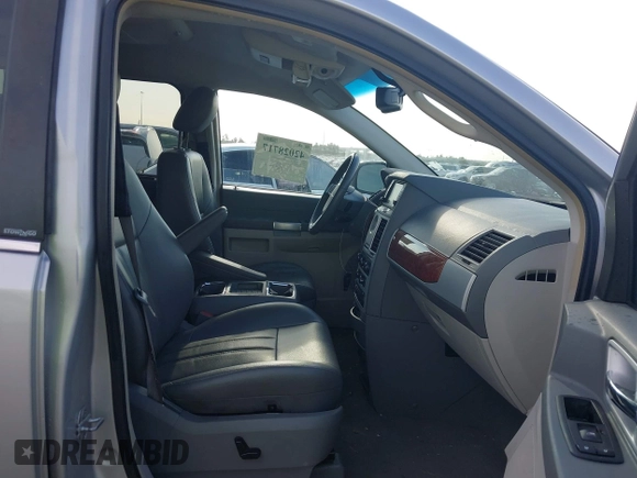 2008 Chrysler Town & Country Touring with VIN 2A8HR54PX8R822991, listed as a IAAI auction lot 42028717 with 152,898 mi miles. Bid and sale history available at carsss.com. Image 5.
