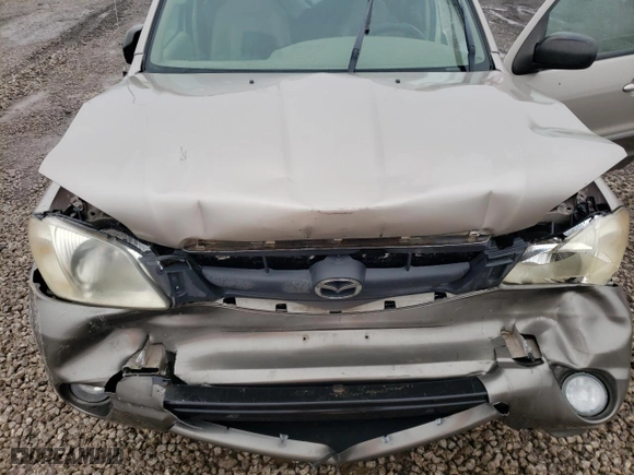 2001 Mazda Tribute LX with VIN 4F2YU08121KM55426, listed as a Copart auction lot 43790425 with 0 mi miles and Non Repairable. Bid and sale history available at carsss.com. Image 12.