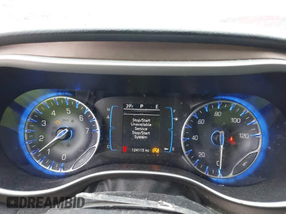 2017 Chrysler Pacifica Touring L with VIN 2C4RC1BG1HR797200, listed as a IAAI auction lot 42044020 with 124,115 mi miles and . Bid and sale history available at DreamBid. Image 7.