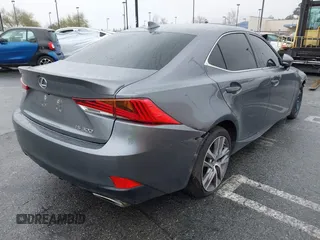 2020 Lexus IS 300 z VIN JTHDA1D24L5107168, wystawiony jako IAAI lot #41101439 z przebiegiem 76 240 mil mil oraz . Historia ofert i sprzedaży dostępna na DreamBid. Obrazek 4.