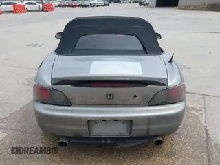 2001 Honda S2000 z VIN JHMAP114X1T009052, wystawiony jako IAAI lot #42264098 z przebiegiem 145 313 mil mil oraz . Historia ofert i sprzedaży dostępna na DreamBid. Obrazek 16.
