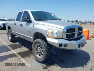 2006 Dodge 3500 SLT z VIN 3D7LX38C06G285382, wystawiony jako IAAI lot #42157287 z przebiegiem 158 742 mil mil oraz . Historia ofert i sprzedaży dostępna na DreamBid. Obrazek 1.