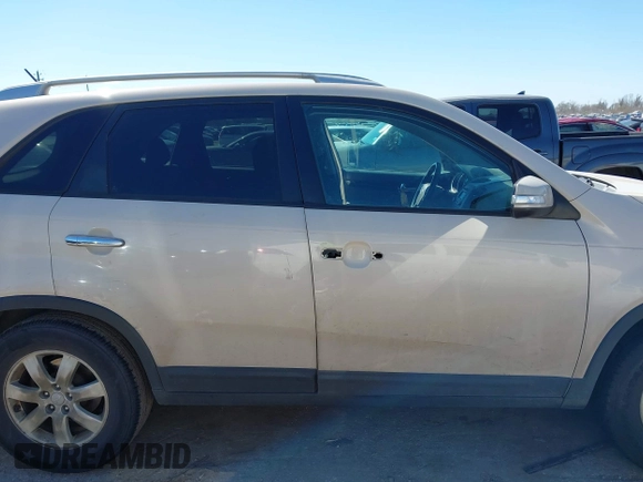 2012 Kia Sorento LX with VIN 5XYKT3A61CG211128, listed as a IAAI auction lot 41686721 with 146,545 mi miles. Bid and sale history available at carsss.com. Image 13.