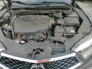 2018 Acura TLX with VIN 19UUB2F37JA007100, listed as a Copart auction lot 68885495 with 91,945 mi miles and Salvage title. Bid and sale history available at DreamBid. Image 13.