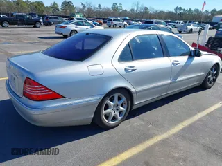 2004 Mercedes-Benz S-Class 5.0L with VIN WDBNG84J74A403779, listed as a IAAI auction lot 41346259 with 224,485 mi miles. Bid and sale history available at carsss.com. Image 4.