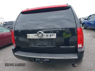 2008 Cadillac Escalade z VIN 1GYFK63848R223426, wystawiony jako IAAI lot #41981521 z przebiegiem 136 773 mil mil oraz . Historia ofert i sprzedaży dostępna na DreamBid. Obrazek 16.