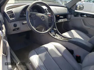 2000 Mercedes-Benz CLK 320/430 z VIN WDBLK70G9YT053107, wystawiony jako Copart lot #54883225 z przebiegiem 374 260 mil mil oraz Szkoda całkowita • Salvage title. Historia ofert i sprzedaży dostępna na DreamBid. Obrazek 8.