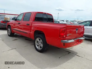 2007 Dodge Dakota SLT z VIN 1D7HE48K47S194764, wystawiony jako IAAI lot #42225686 z przebiegiem 184 372 mil mil oraz . Historia ofert i sprzedaży dostępna na DreamBid. Obrazek 3.