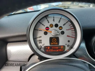 2008 MINI Hardtop S z VIN WMWMF73558TV33839, wystawiony jako Copart lot #53319125 z przebiegiem 141 830 mil mil oraz Czysty tytuł • Clean title. Historia ofert i sprzedaży dostępna na DreamBid. Obrazek 9.