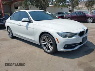 2016 BMW 3 Series 328d z VIN WBA8E5C55GK388332, wystawiony jako IAAI lot #42742628 z przebiegiem 165 811 mil mil oraz . Historia ofert i sprzedaży dostępna na DreamBid. Obrazek 1.